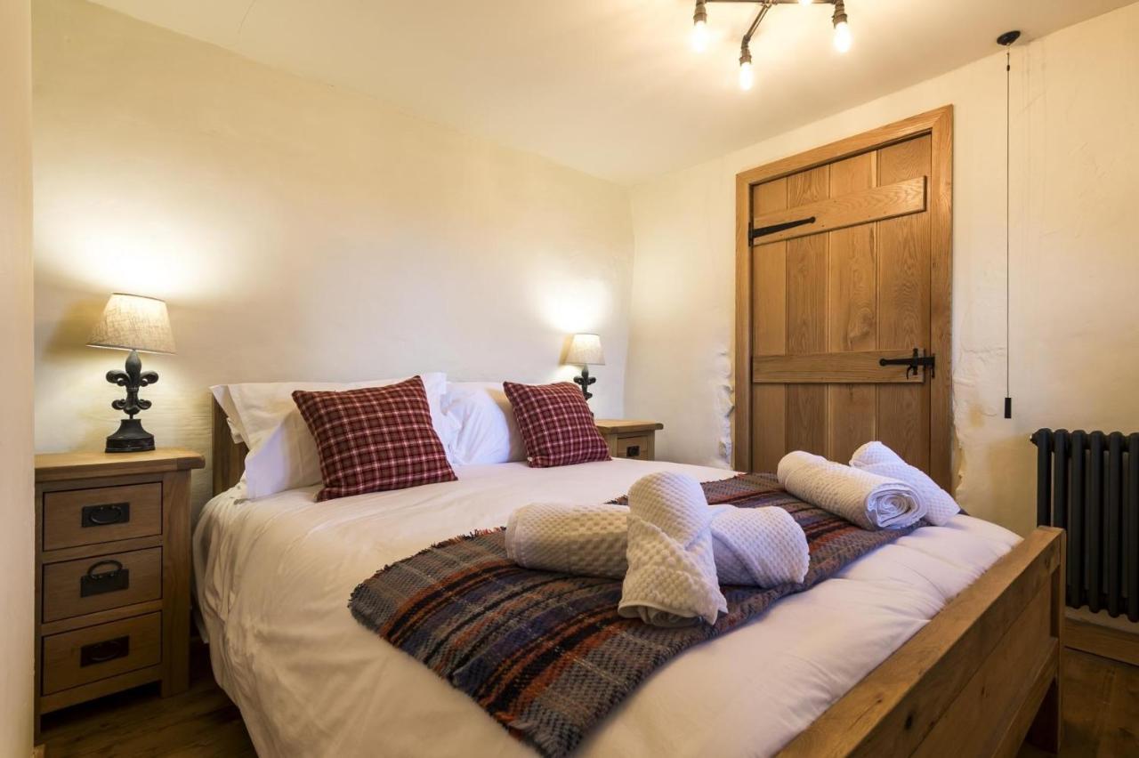 Foxglove - Luxurious Barn Conversion - Blossom Farm Johnston Exterior photo
