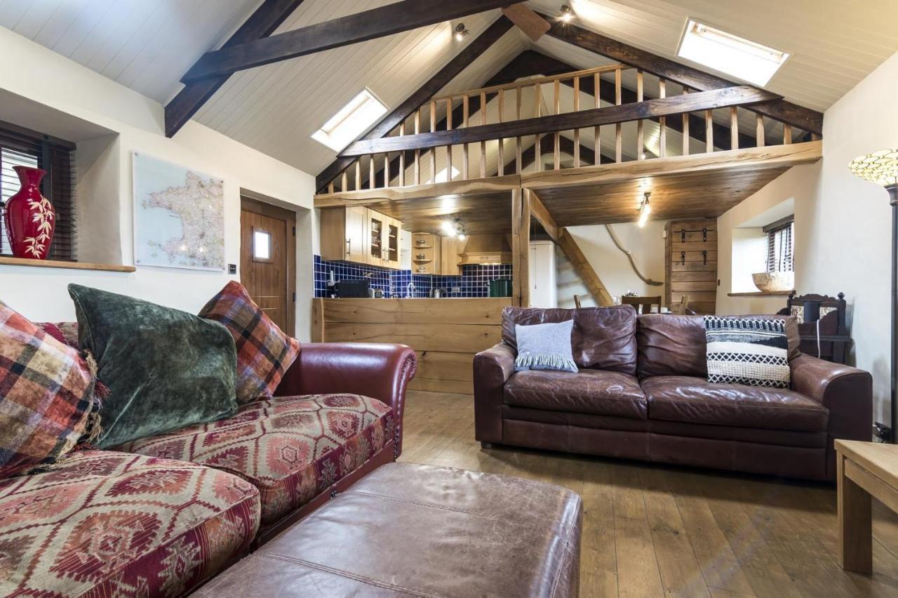 Foxglove - Luxurious Barn Conversion - Blossom Farm Johnston Exterior photo